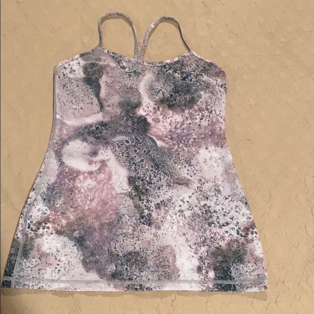 🌺Unique Like New* Lulukemon Y Tank size 8🌸